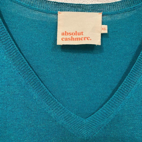 Absolut Cashmere V-Neck Sweater Size XS EUC - Picture 4 of 5